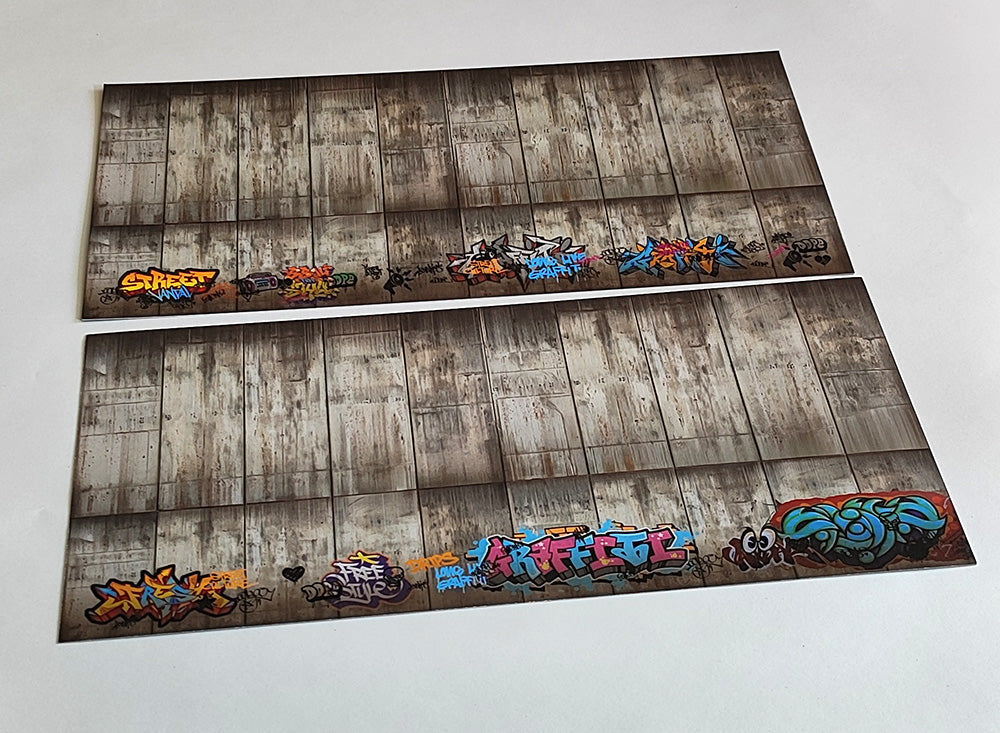 Dekorbögen gealterte Betonwand mit Graffiti Set 2 Spur H0 13,8cm x 29,7cm | FS-Modellbahn.de
