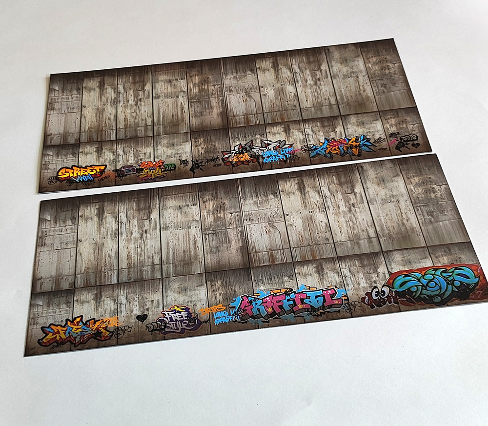 Dekorbögen gealterte Betonwand mit Graffiti Set 2 Spur H0 13,8cm x 29,7cm | FS-Modellbahn.de