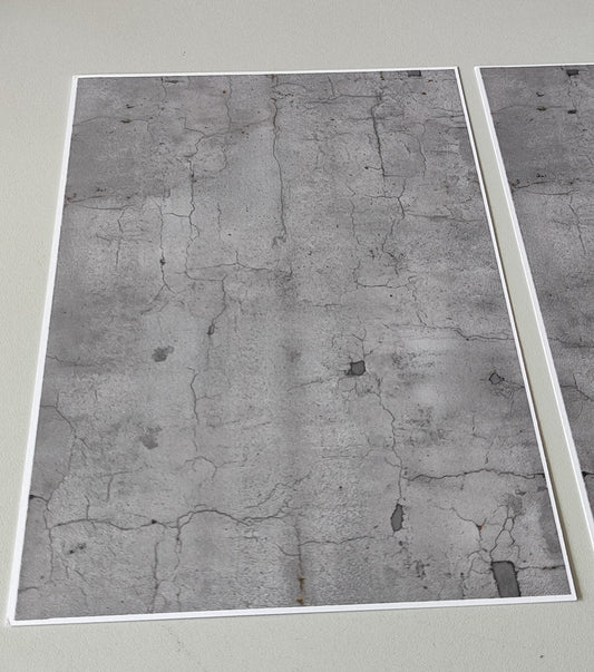 2er Set Dekorbögen heller Asphalt mit Rissen und Flickstellen in Spur H0
