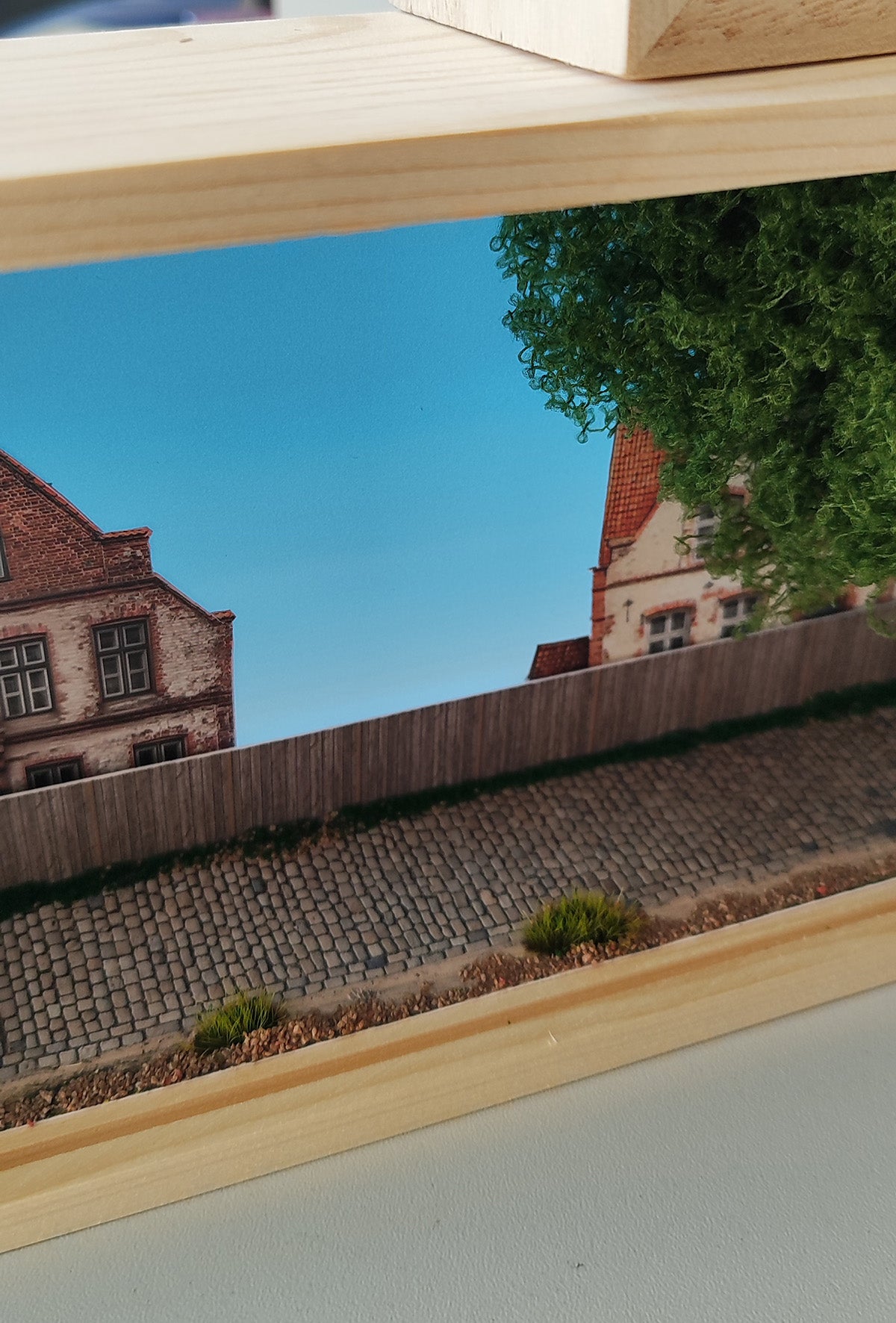 DioBox Diorama inkl. Landschaftszubehör und Hintergründen Spurweite H0 | DB00000128
