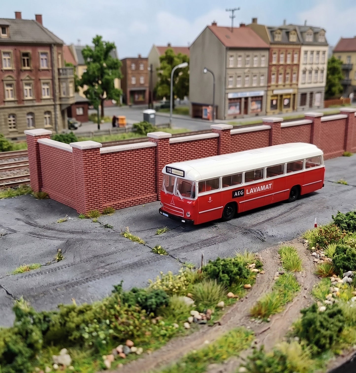 Ziegelmauern mit Zementabschluss für Gewerbe oder BW 10 Module + Eckpfeiler Spur H0 | MZ00000139